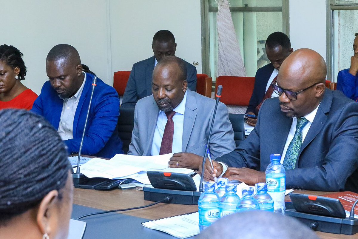 pwatchug's tweet photo. MPs have protested the decision by Ministry of Finance to reduce the Parliament’s budget by Shs145Bn next year, demanding to have the legislature’s budget to be restored to the current level.
Details in the 2025/26 National Budget Framework Paper indicate that Parliament’s Budget is set to reduce to Shs833.495Bn next year, from the current Shs978.570Bn in 2024/25.
Photo by @Parliament_Ug