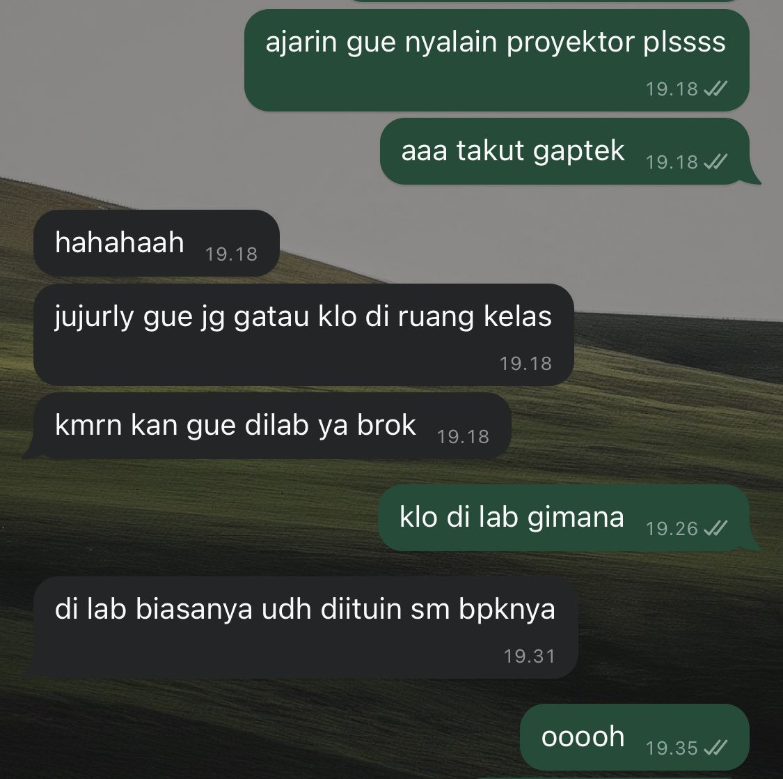 adaksuy's tweet photo. maav this is /gen z versi gaptek https://t.co/GzvmOCLc0g