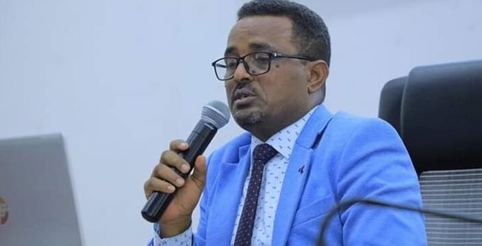 dagmawi_belay's tweet photo. በአማራ ክልል የ አማራ ኮሬ ነጌኛ መቋቋሙ ታውቋል:-

በባህር ዳር ከተማ ወነጀለኞችን በማደራጀት በማሰልጠንና ስምሪት በመስጠት ታዋቂ ሰዎችንና ምሁራንን ታርጌት በማድረግ አፍኖ በመውሰድ በመግደል  በመረሸን በማሰቃየት ላይ የተሰማራውን ቡድን የሚመራው ጎሹ እንዳለማው የተባለው የከተማው ምክትል ከንቲባ ነው:: ይህ ግለሰብ ከክልሉ አስተዳደር ካቢኔና ከመከላከያ ጀነራሎች ጋር በመሆን ባዋቀረው የአማራ ኮሬ ነጌኛ ብዙ ምሁራንና ታዋቂ ግለሰቦችን እየበላ ይገኛል:: የባህር ዳር ህዝብ ቁጥር አንድ ጠላቱ ይህ ሰው ነው:: የ አማራ ኮሬ ነጌኛ ከ ኦሮሞ ኮሬ ነጌኛ የተቀዳና ተቀናቃኝን የሚሉትን ለማጥፋት የተቋቋመ ገዳይ ስብስብ ነው:: የሁለቱም ኮሬ ነጌኛ የበላይ ትዛዝ ሰጭ አብይ  አህመድ መሆኑ ታውቋል:: የፋኖ ሀይሎች እነዚህ ግለሶች ላይ አስፈላጊውን እርምጃ ወስደው ይህን  አረመኔ የገዳይ ስብስብ ከአማራ ክልል ማጥፋት አለባቸው:: 

የአማራ ኮሬ ነጌኛ አባላት:-

ጎሹ እንዳለማው ሰብሳቢ
አረጋ ከበደ አባል
ይርጋ ሲሳይ አባል
አህመዲን መሀመድ  አባል
ደሳለኝ ጣሰው አባል
አብዱ ሁሴን አባል