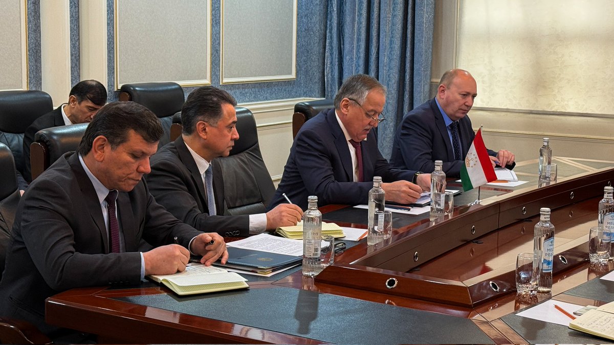 EUinTajikistan's tweet photo. The EU Special Envoy for Afghanistan Mr Thomas Niklasson is visiting Dushanbe for the meeting of EU-Central Asian Envoys on Afghanistan hosted in Dushanbe. 

Ambassador Niklasson was received by 🇹🇯 Foreign Minister Mr Sirojiddin Muhriddin. https://t.co/LgLLZP5ZhB