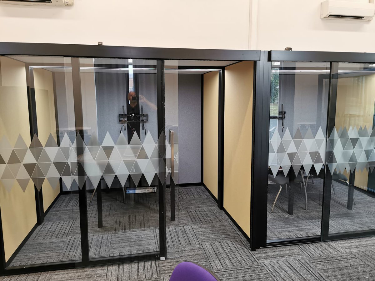 Check out this installation of Hoozone pods! 

We transformed the space to maximise its potential, creating highly functional and stylish meeting areas. Featuring custom diamond privacy manifestations, plus integrated TV, power, and media facilities for seamless #collaboration