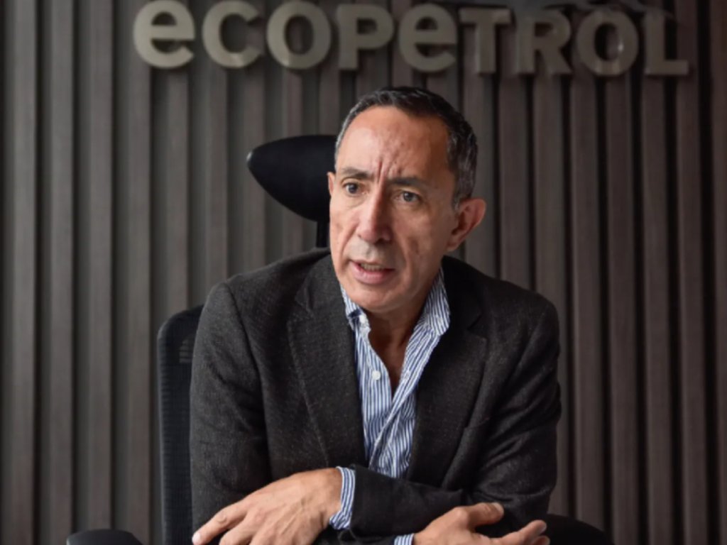 lasillavacia's tweet photo. #Investigación

En Navidad la @ANHColombia autorizó que @ECOPETROL_SA cediera su participación en un bloque de exploración a empresa venezolana.

Ecopetrol se salió del negocio pese a que el área tiene prometedor potencial de explotación  y le había invertido 13 millones USD.

🧵 https://t.co/8PHb9yvR0R