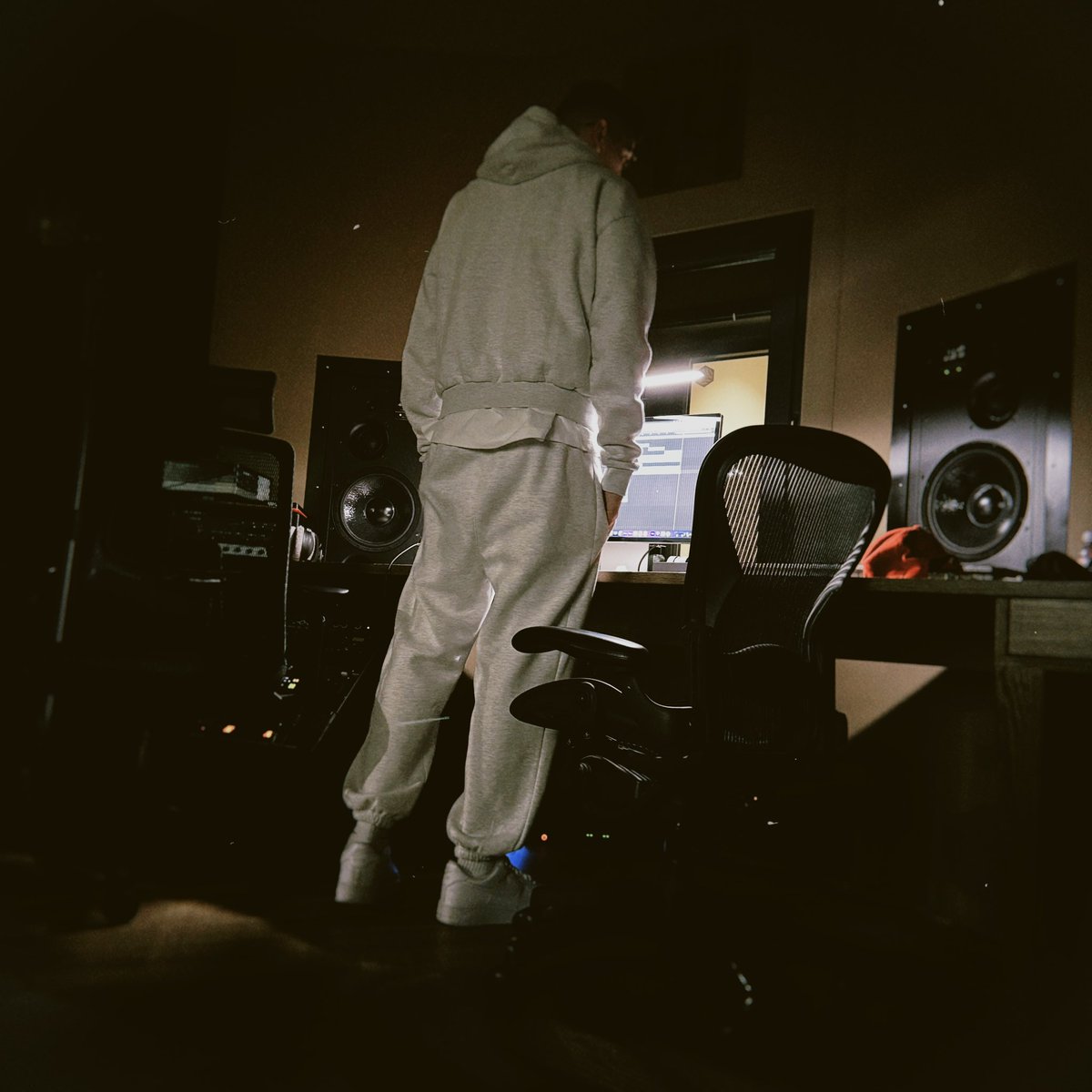 derwahretighty's tweet photo. new song loading… https://t.co/ju1yqsqzrL