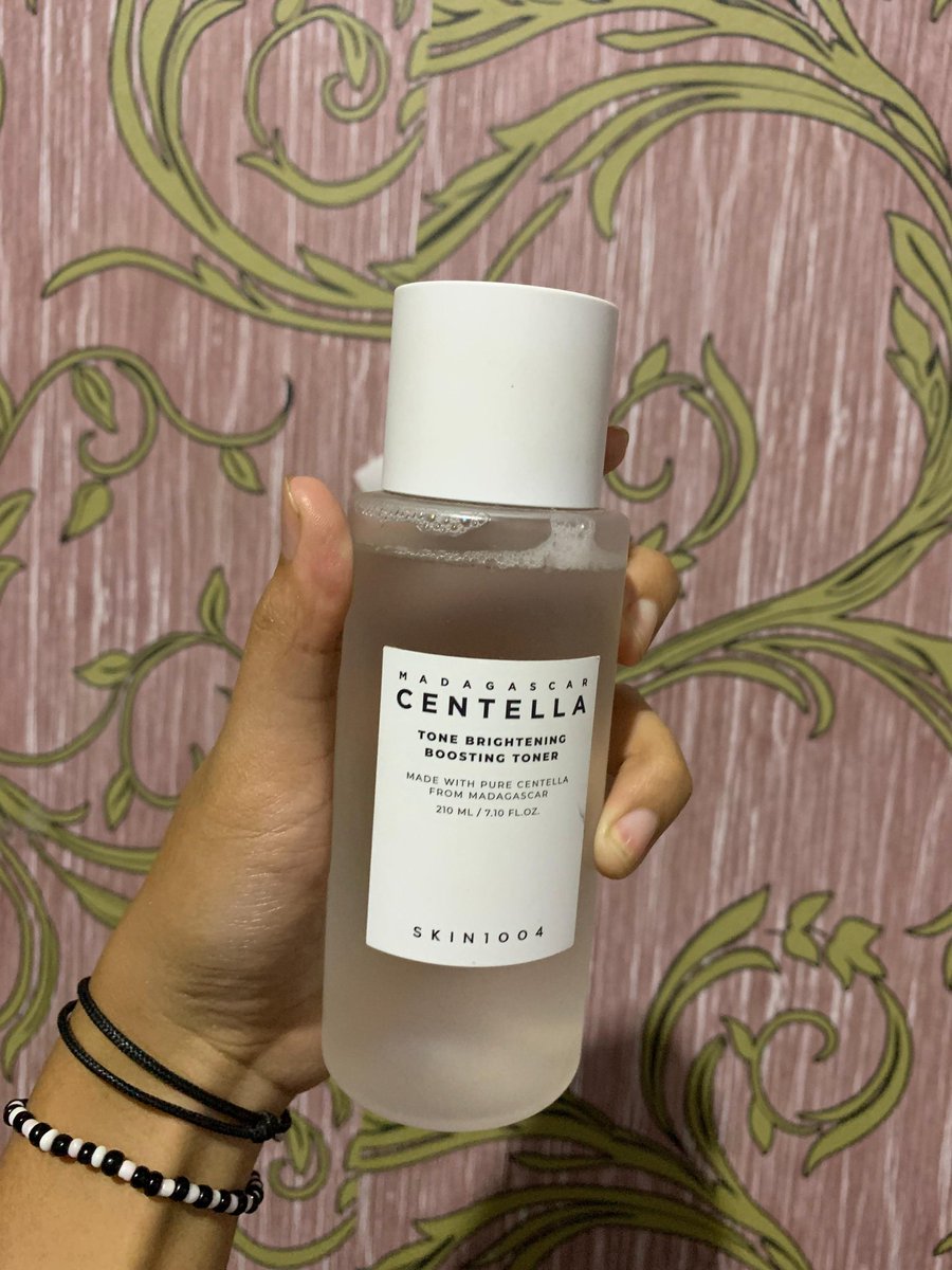 hottiestgal's tweet photo. wts preloved dom bandar lampung
-  skin1004 brightening boosting toner (100k)
- catokan curly maimeite (90k)
negotiable 
#wts #catokan #toner #lampung #prelovedlampung https://t.co/OJxSHa4sOH
