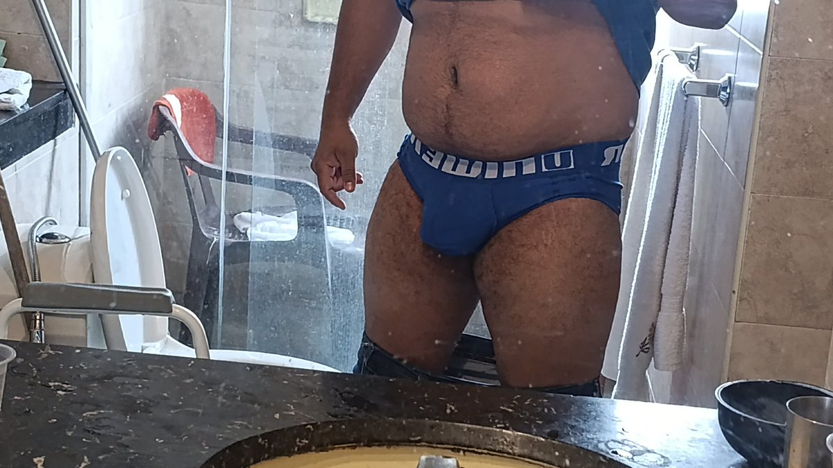 erickdegales's tweet photo. Para no perder la costumbre #colombiaGay #osobogota #gay https://t.co/o709HfxweK
