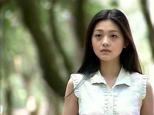 mariels_time's tweet photo. My Elementary girl crush! 😭 I remember na makiki watch kami dun sa may bintana ng kapitbahay namin. Maagang uuwi sa bahay para lang makapanood. Nung nagka TV kami ang una kong biniling CD tape is #MeteorGarden talaga. Thank you sa childhood #shancai #BarbieHsu. https://t.co/QO3RPKXb34