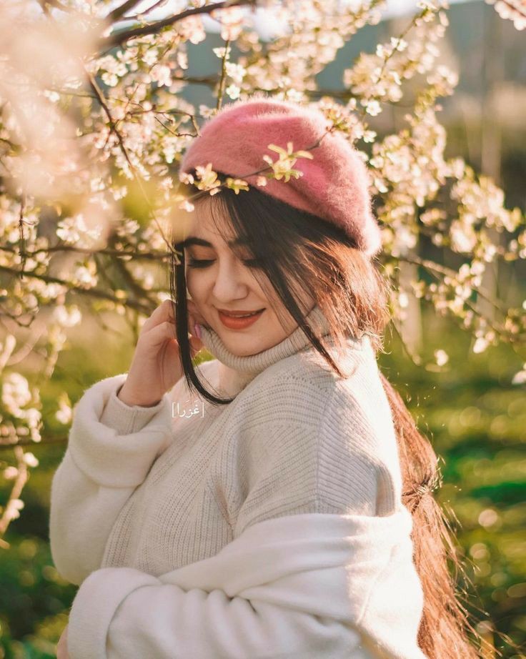 جمالؔ اب تو یہی رہ گیا پتہ اس کا
بھلی سی شکل تھی اچھا سا نام تھا اس کا

جمال احسانی
#اردو_زبان