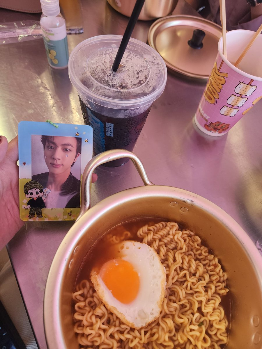 jinjwanjan's tweet photo. Mam di k3 mart ditemenin ayang🥰 https://t.co/4HNkWio1Oo