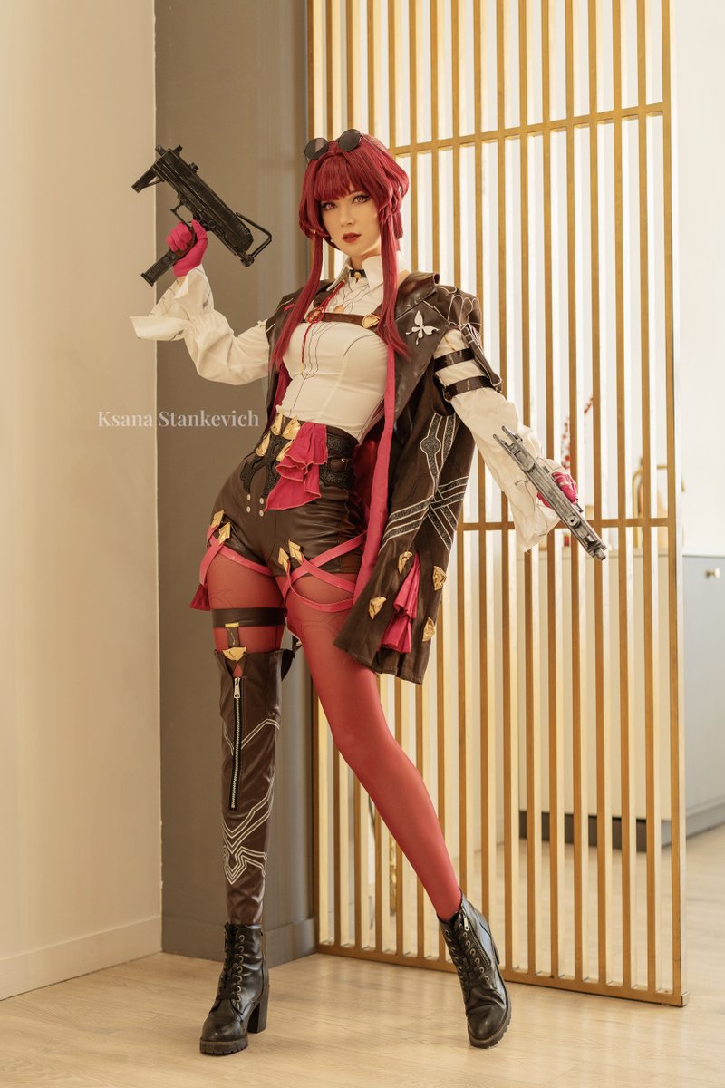 Hi, Astral Expressers... Well, you caught me.
#HonkaiStarRail #Kafka #cosplay