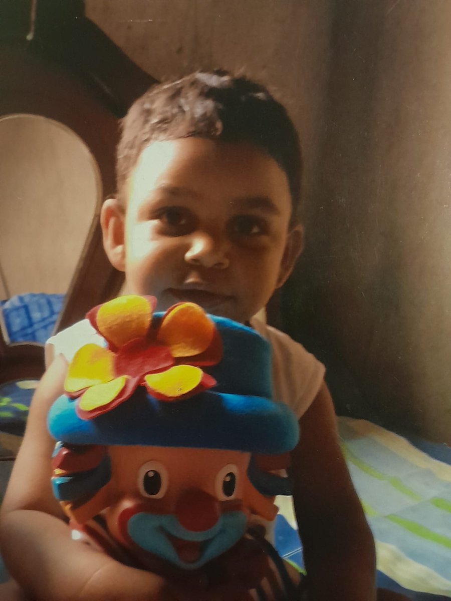 FvCKD33's tweet photo. como essa criança feliz se tornou o que é hoje? https://t.co/C12FCiAqD3