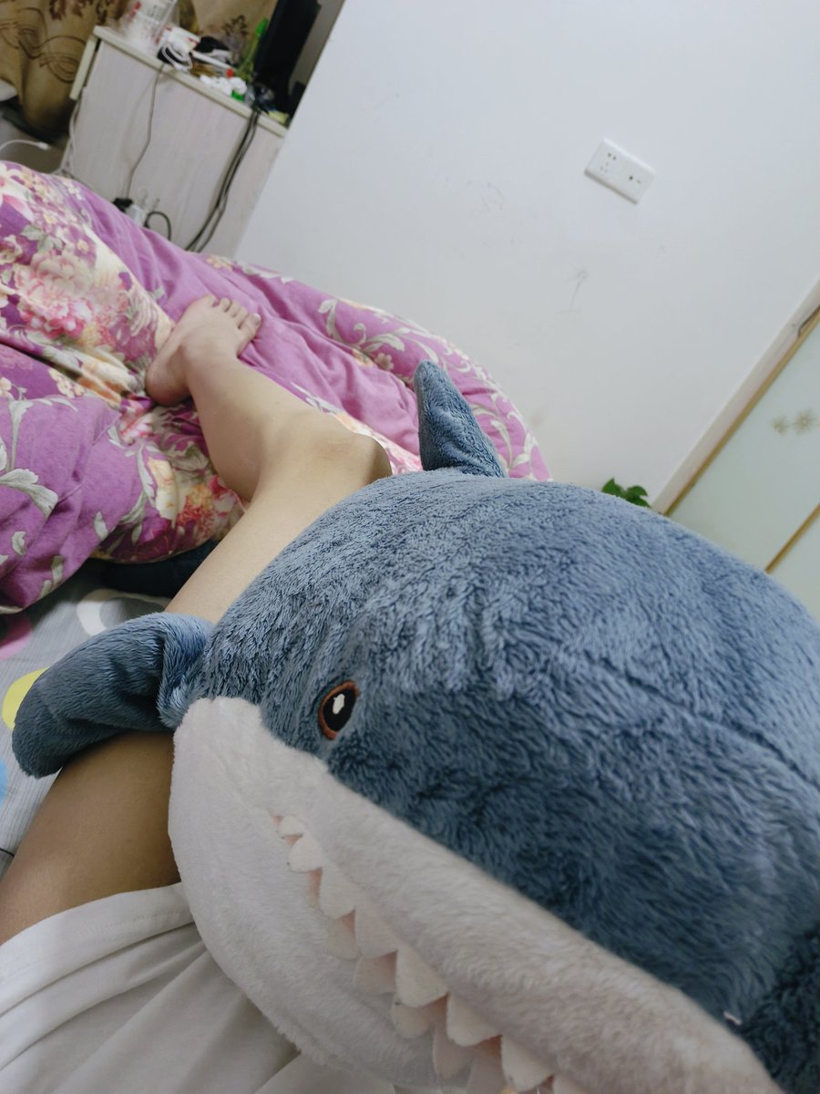 xiaohanhan255's tweet photo. 鲨鲨天天被压捏
#男娘 #黑丝 #裸足 https://t.co/5faR1dPeq3