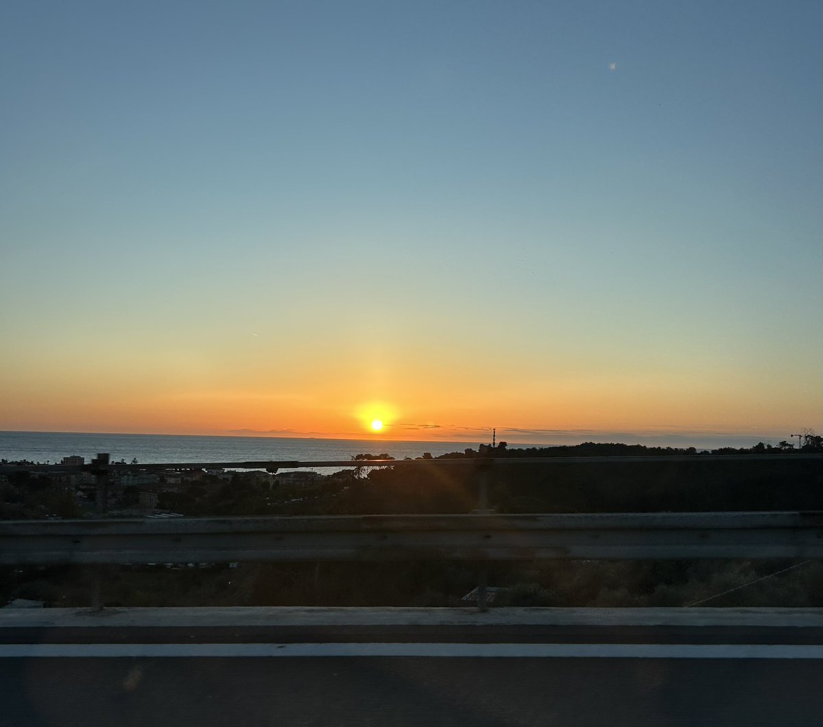 ScajolaM's tweet photo. Comincia la settimana!💪🏻
Buongiorno splendida Liguria!☀️
#liguria #siparte #marcoscajola https://t.co/DOiwdLgyAo