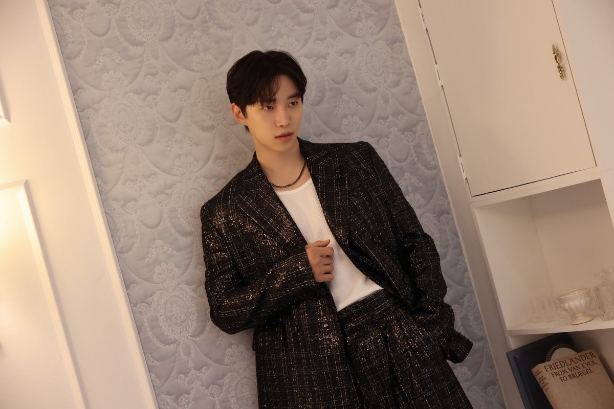 𝑪𝒉𝒊𝒍𝒍

#이준호 #LEEJUNHO
#준호 #JUNHO
#2025SEASONSGREETINGS
#THE_STRANGER