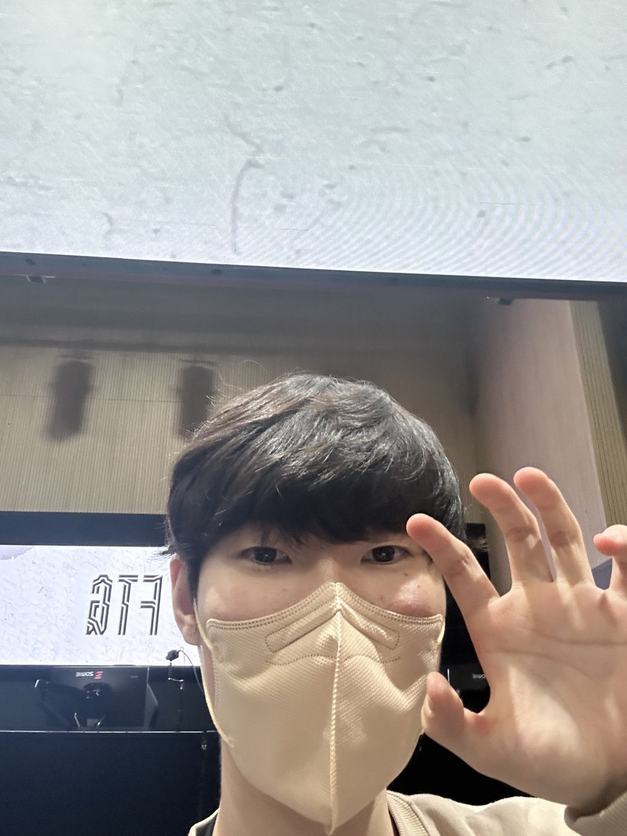 majigyeon's tweet photo. 늦게나마 올리는 엪티지 호랑이 포즈임니다
(희성님 때 너무 긴장해서 사진 요청을 까묵엇어요... ㅜ ㅜ)
#FTG #Prophet #vigilante #seonjun #vindaim https://t.co/1FDtydiPr9