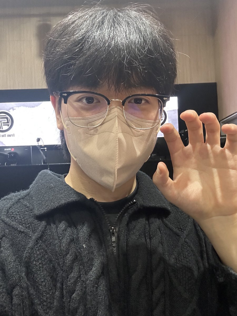 majigyeon's tweet photo. 늦게나마 올리는 엪티지 호랑이 포즈임니다
(희성님 때 너무 긴장해서 사진 요청을 까묵엇어요... ㅜ ㅜ)
#FTG #Prophet #vigilante #seonjun #vindaim https://t.co/1FDtydiPr9