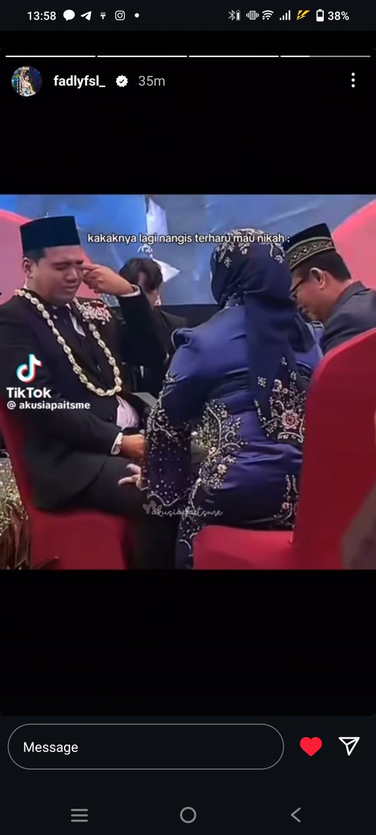wwwh0amiii's tweet photo. hahaha siapa sangka video saya masuk story ai 😭🤣, mayan promo jenbut (jenuh tapi butuh) jugak ‧₊˚✩ ₊˚⊹♡ https://t.co/HqBxOpkvXV