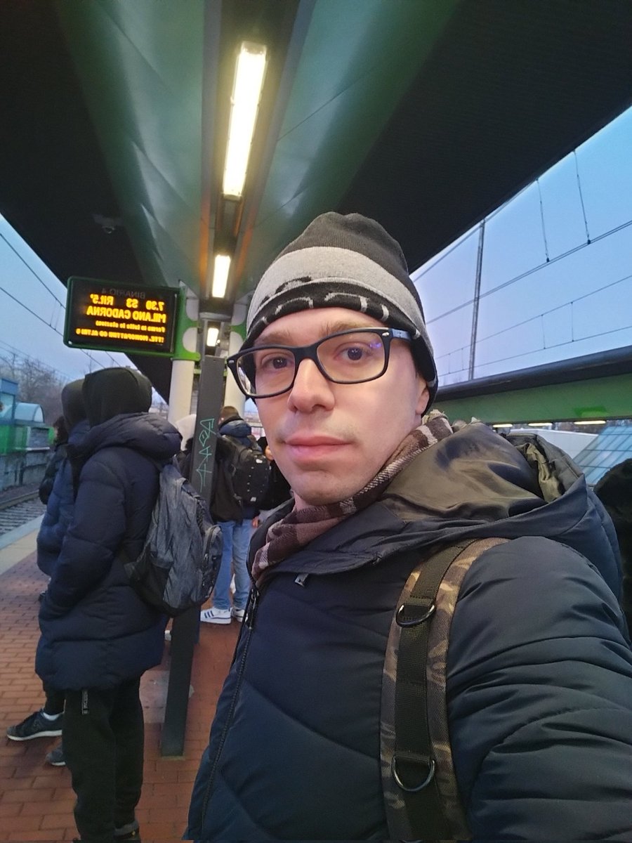 Alessan27366851's tweet photo. Grazie #tremerd🚅 arrivo in ritardo al lavoro 😭 ed è solo lunedì 😴... https://t.co/aBt0L5sM1w