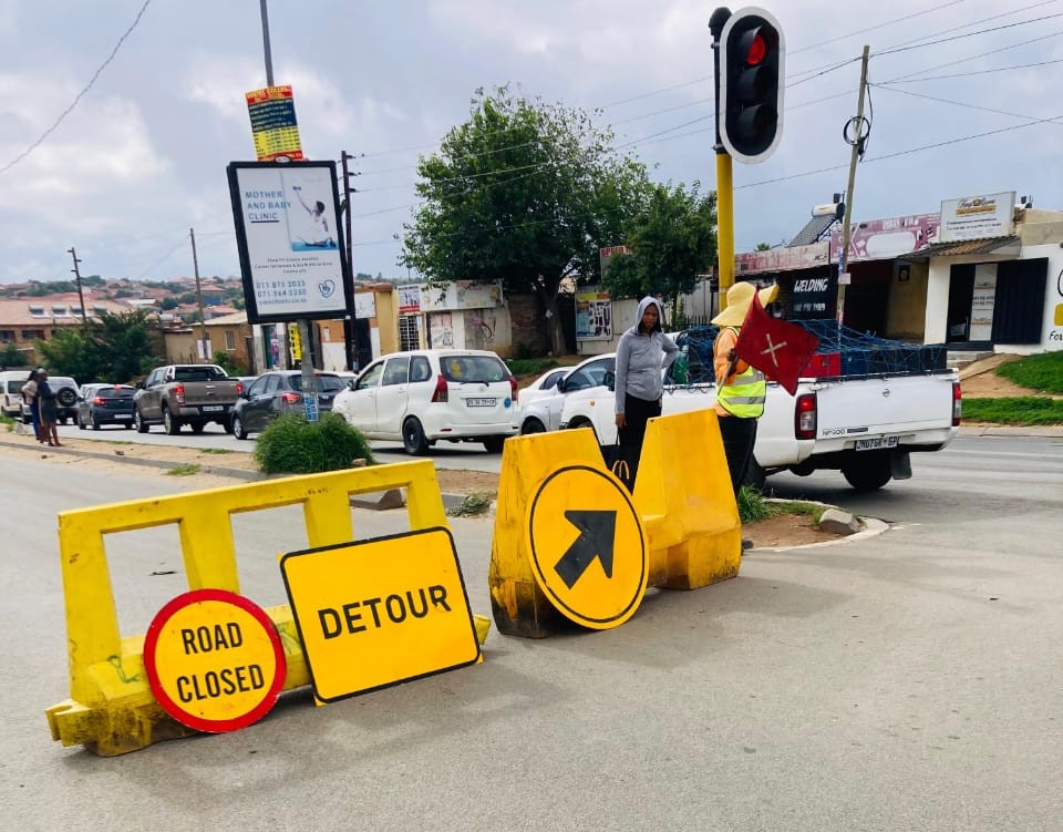 JDA_joburg's tweet image. #SpatialTransformation: The @JDA_Joburg (JDA), on behalf of the @CityofJoburgZA, is making significant strides in the implementation of Phase One of the Cosmo City Super Stops and Non-Motorised Transport (NMT) Facilities project. 

With overall progress at 70% completion, this…