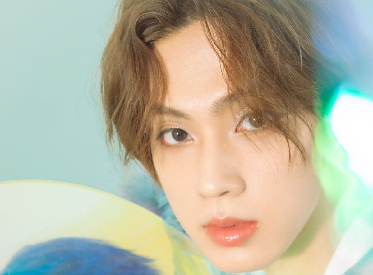 💜😈🩷ちゃお3月号本日発売💙😈💜

なんと”メイクの王子様”、美 少年の #佐藤龍我 くんがちゃおに再登場❤️❤️
大人気につき、きたむらゆうか先生『メイクのお姫様』と2度目のコラボだよ♪

今回のテーマは
"ドリームメイク"と"ユニコーンメイク"🫧🦄🌈

まるで夢の中のようなキラキラな誌面と、