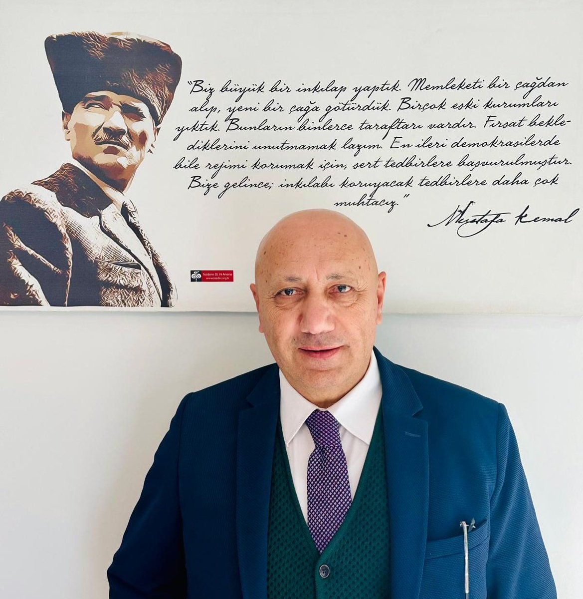 Daima  O'nun izinde,
Daima  O'nun yolunda...