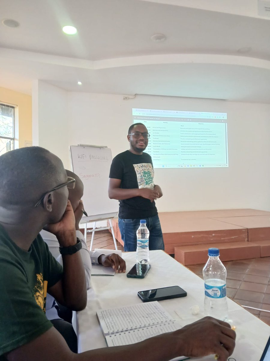 PacidaKenya's tweet photo. "Playing a specific role alongside other actors and factors in the  @WeAreVca programms plays a critical role in our contributions to climate change advocacy and stories." Job, a monitoring and evaluation officer from @hivosroea 
#WeAreVCA
#ClimateChangeStories https://t.co/w7BQUGowJg