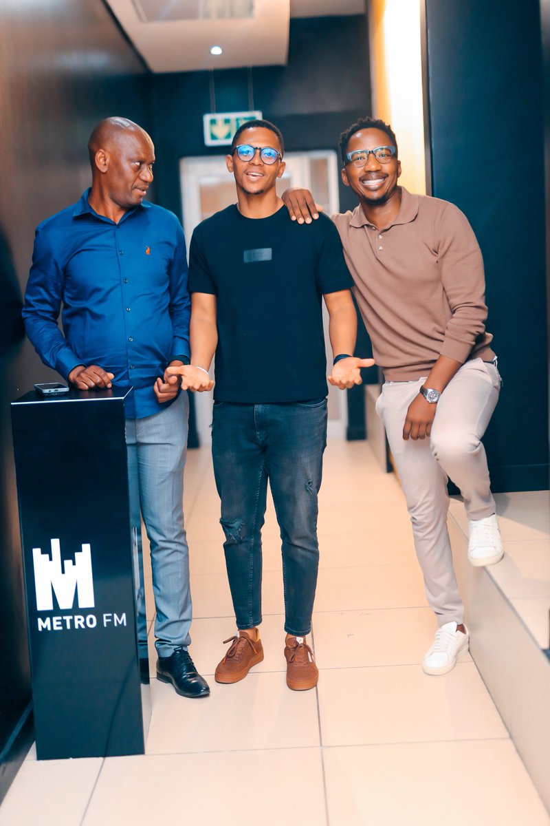 SNAWA_MetroFmSA's tweet photo. #TheWeekendthatwas on #SportsNightAmplified with @AndileNcube at @METROFMSA between 6-7pm tonight with three-wise man @superjourno and the Principal. https://t.co/bXmCBOipNR