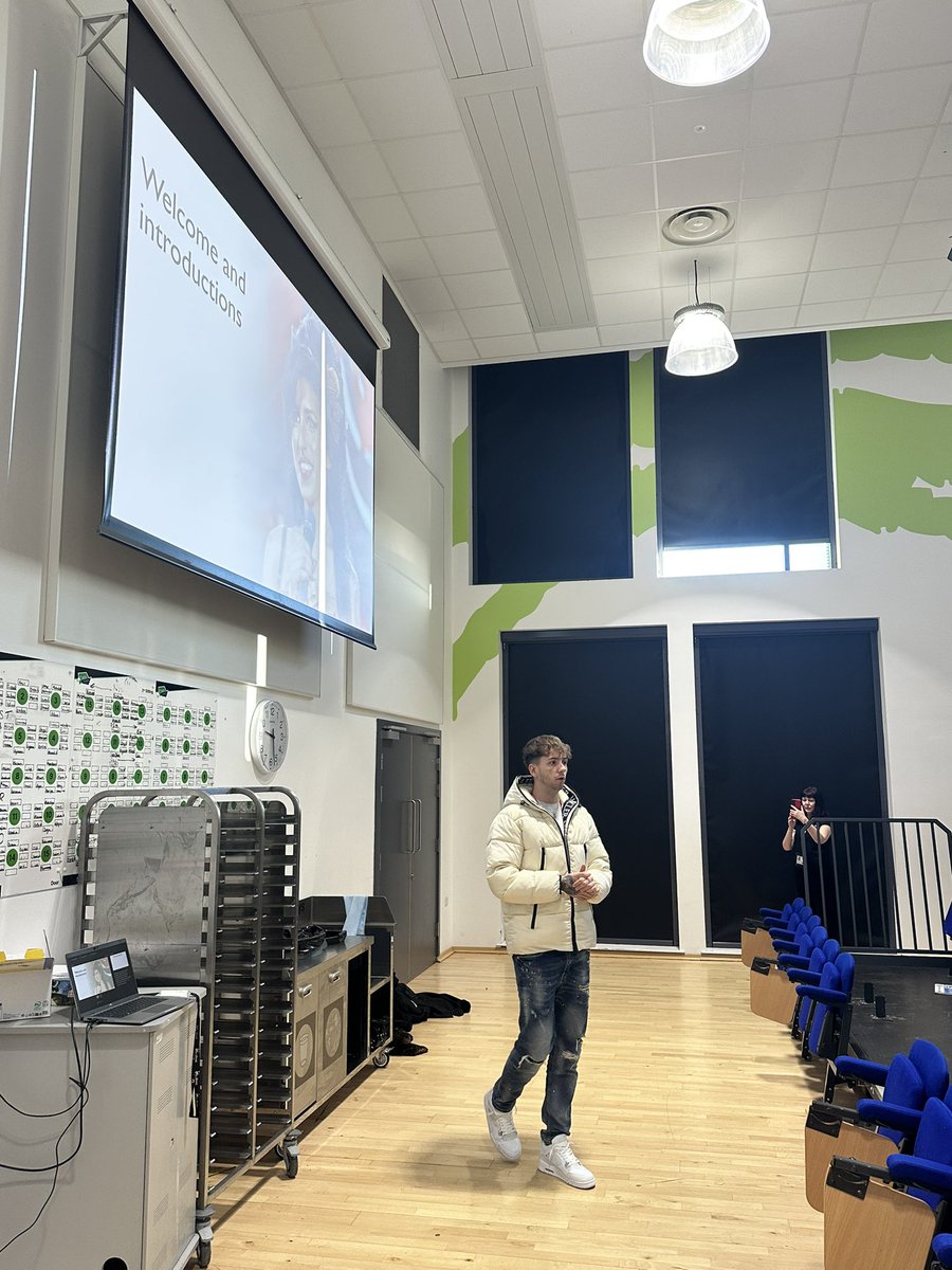 oasisdonvalley's tweet photo. On Thursday last week, students in Y9-11 engaged in sessions delivered by @amysfoundation exploring substance misuse, vaping and resilience workshops. 

Thanks to Jan and Ollie for sharing their experiences so openly and allowing for all questions.

#ProudToBeOADV https://t.co/SV1exSZ1uT
