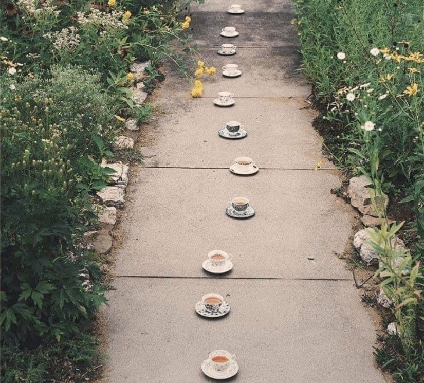 NoContextBrits's tweet image. How to kidnap a British person.