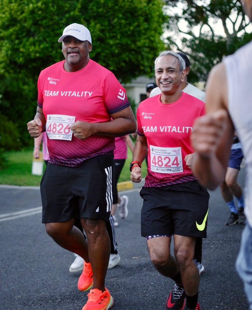 GaytonMcK's tweet photo. Whenever I encourage ppl to train, many will point out that they don’t have running shoes, we have approached @Discovery_SA to assist. @SportArtsCultur &amp; @Discovery_SA will collect a 100 thousand pre-loved shoes from all kind people, pls donate your extra running shoes 👟❤️🏃‍♂️✌🏿 https://t.co/0XgqQ76U5m