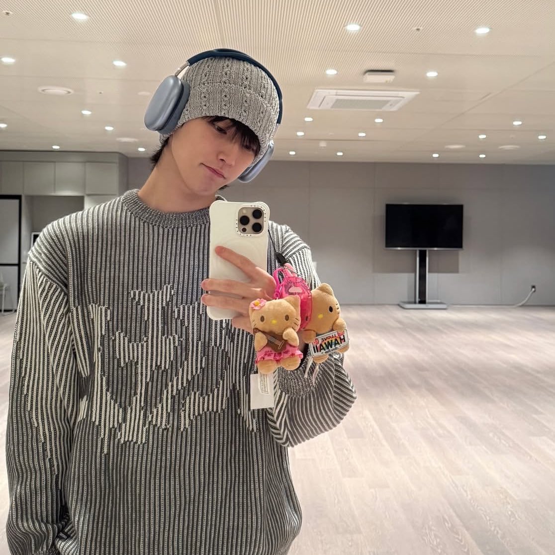 a little late 🩶

#HJSD #HongJjangguSelcaDay 
#승한 #Seunghan