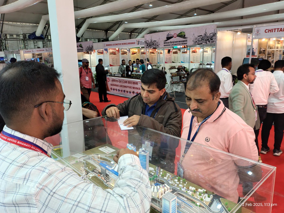 rlda_india's tweet image. RLDA at #IIF2025 continues to make waves on Day 2! 🚆✨

Today, RLDA will present its progress across key verticals to an audience of MSME &amp;amp; government representatives, and other mixed audience.

#RLDA #InfrastructureForGrowth #RailwayTransformation #MSME #GovtInitiative