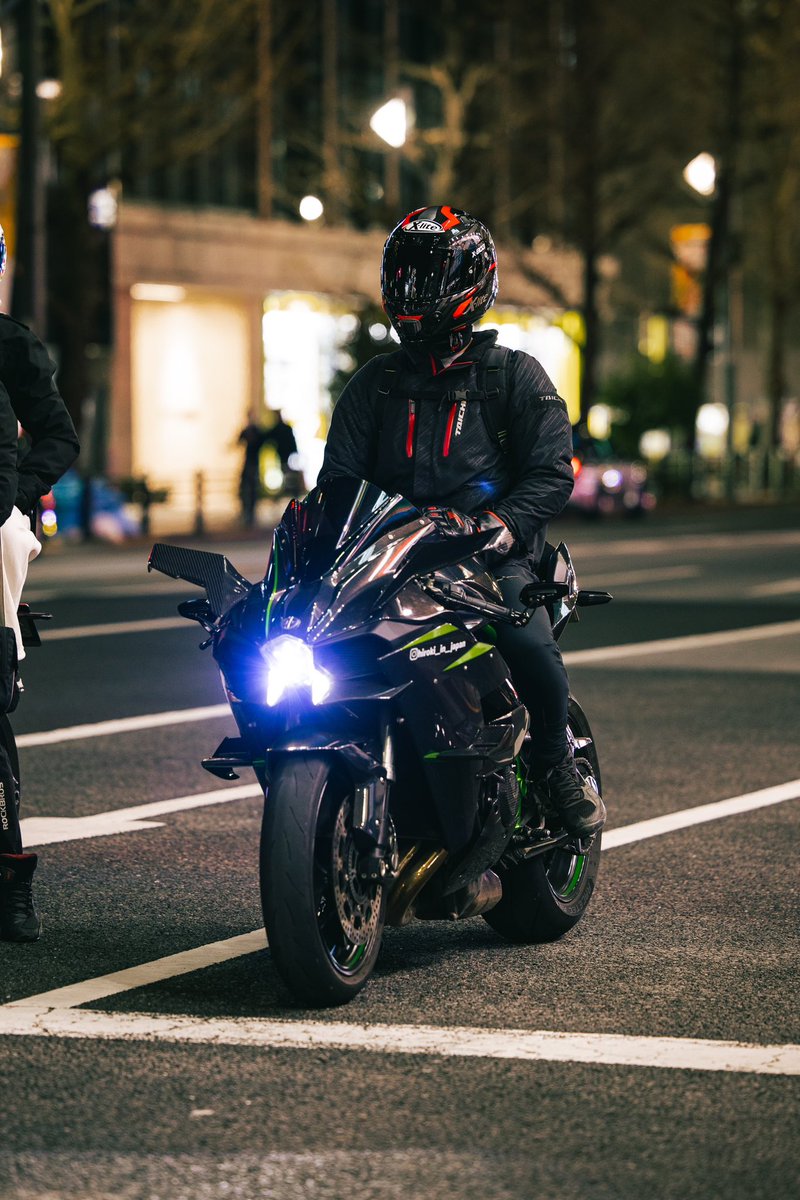 Manhtung6721's tweet photo. Kawasaki H2 🇯🇵🔥🔥🔥
#バイク #バイク乗りと繋がりたい #バイク乗りとして自己紹介 #バイクのある風景 #秋葉原 https://t.co/00PGwffjba
