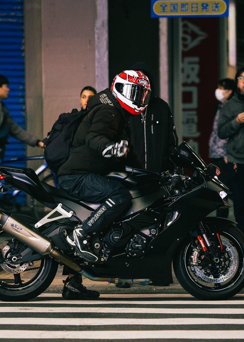 Manhtung6721's tweet photo. Kawasaki ZX10R 🇯🇵🔥📸 
#photo #photography #bike #moto #MotoGP #motorcycle #JAPAN https://t.co/NJ3np5v59f