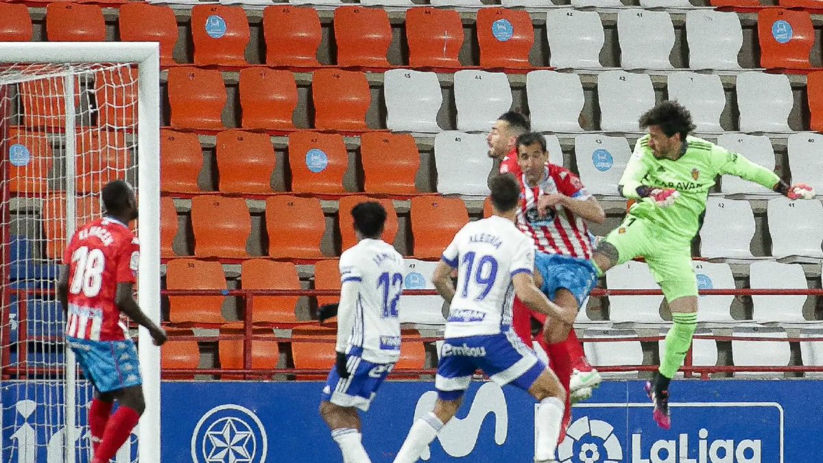 monti1023's tweet photo. Nuestro faro en una década de oscuridad. Defendiendo la puerta del Carmen, un capitán ejemplo para todos y al final, un aficionado zaragocista más. 
Espero que el club esté a la altura porque el día que salgamos del barro, que llegará, Cristian debe estar ahí. 
@RealZaragoza https://t.co/HOKZJdUiU4