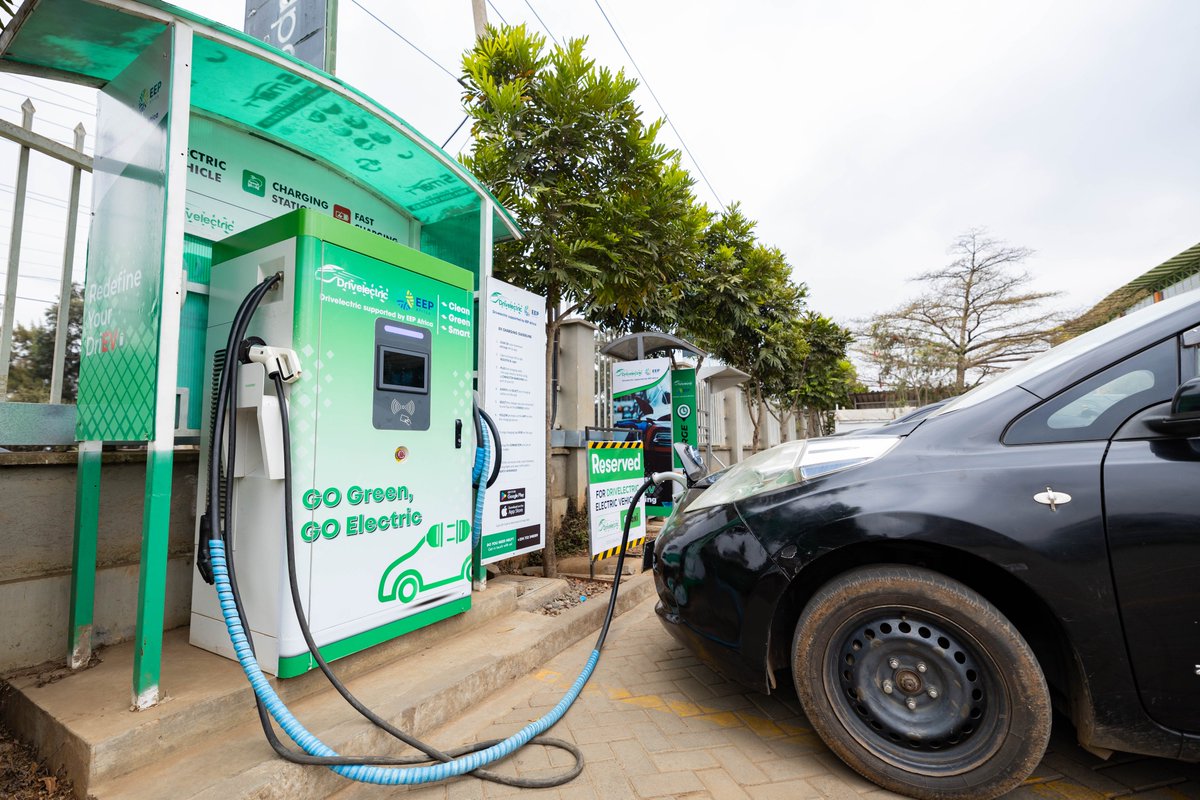 AfricaEma's tweet image. 🚀 South Africa’s EV Charging Network Outpaces the UK! ⚡
With 1 charger for every 5 EVs vs. the UK’s 1:20, Africa is leading in smart, sustainable transport.

#EVCharging  #SustainableMobility #AfEMA