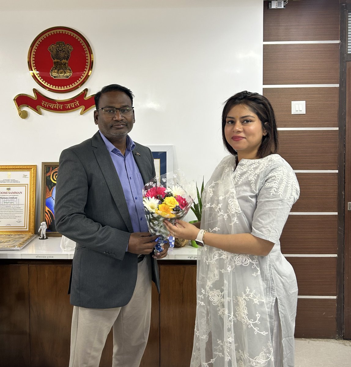 ડૉ.હસરત જૈસ્મીન, જિલ્લા વિકાસ અધિકારી મહેસાણાને તેમના 
મહેસાણા જિલ્લા વિકાસ અધિકારી તરીકેના કાર્યકાળ દરમિયાન અત્યંત ઉમદા અને શ્રેષ્ઠ કામગીરી કરી એક વર્ષ સફળતાપૂર્વક પૂર્ણ કરવા બદલ ખૂબ ખૂબ અભિનંદન તથા તેમની સેવા અવિરત ચાલુ રહે  તેવી શુભેચ્છા.
<a href="/ddo_mehsana/">DDO Mehsana</a> 
<a href="/CMOGuj/">CMO Gujarat</a> 
<a href="/revenuegujarat/">Revenue Dep. Gujarat</a>