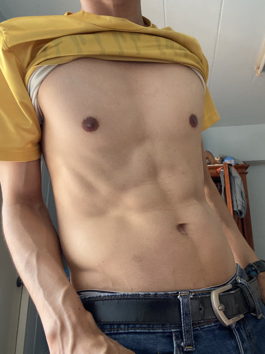 9KENTe's tweet photo. #ชายไทยวัย๓๗ มันก็จะเผ็ชประมาณเนี้ยครับ #สภาพ #AfterLunch #FreshCam #ผู้ชายตัวเล็ก #6Pack #SixPack #Veins #เส้นเลือด https://t.co/egYybeC5Rm