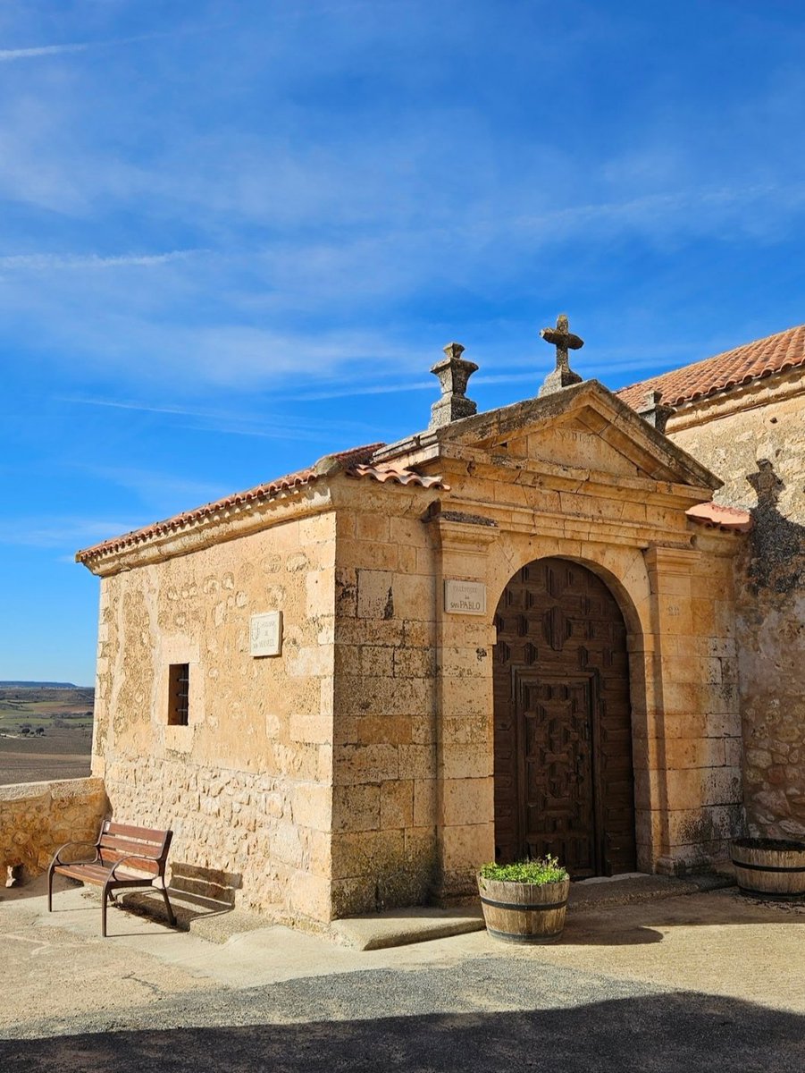 RiberaRomyVIDa's tweet photo. Paseando al sol del invierno hoy ponemos el foco en la Parroquia de San Pablo, en Atauta, desde donde tendrás unas vistas privilegiadas.
#atauta #sanpablo #patrimonio #riberaromanicoyVIDa #soria #turismo @CyLEsVida https://t.co/acf7lLnMYM