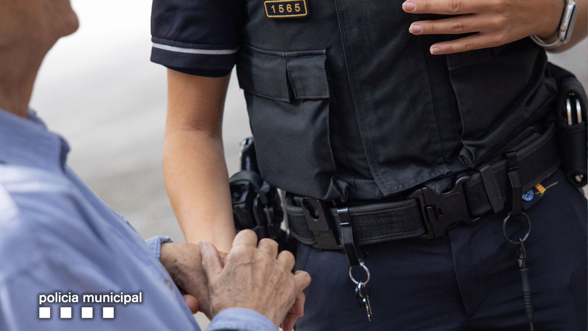 #INFOPMS 🚔 La #Policia està aquí per cuidar les nostres persones grans 👵🏼👴🏼 

👮Els nostres agents treballen diàriament per garantir la seva seguretat i benestar

La vostra seguretat és la nostra prioritat!

#SabadellSegura