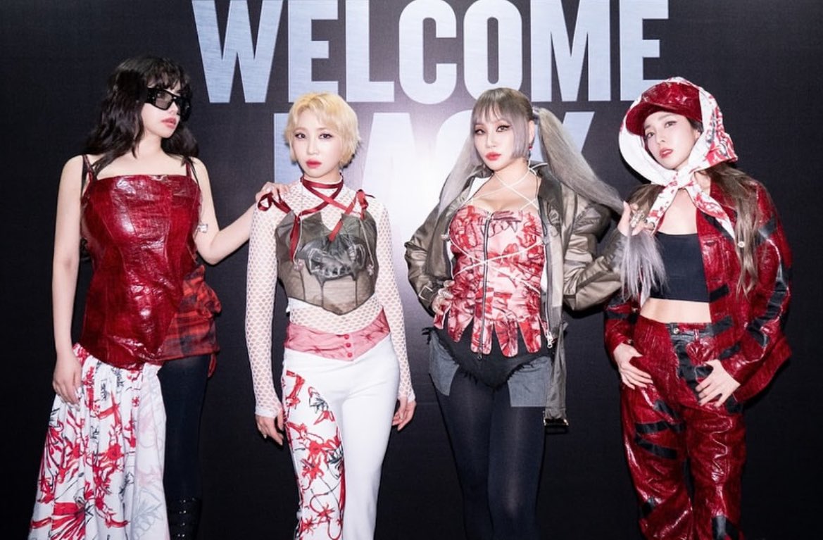 memealuvzCLx's tweet photo. 📸 2NE1 OT4 in MALAYSIA. https://t.co/K12cqMxQgE