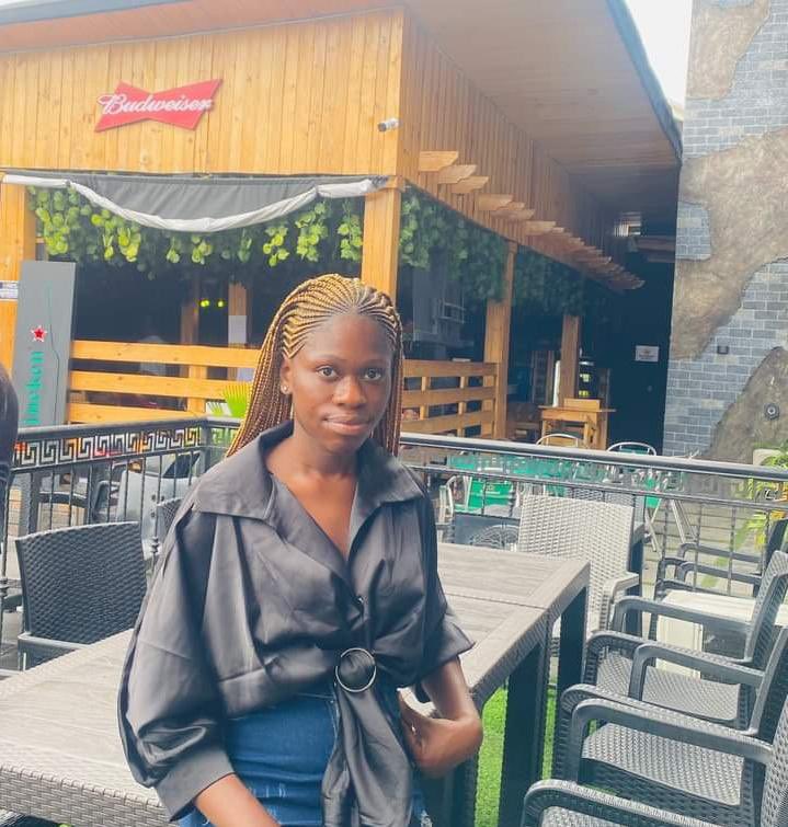 worldsbighead's tweet photo. @GiftNnamdi15533 @Alpha_Femalee Na this face you use talk this thing??😂😂 https://t.co/DI4fgjDua9