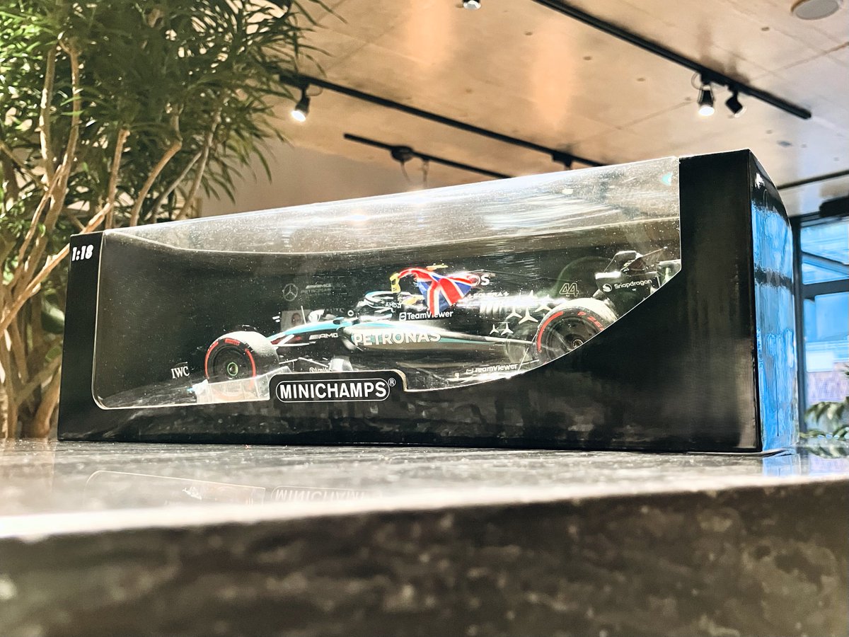 ミニチャンプス1/18メルセデスAMG F1 W15ルイス・ハミルトン2024年