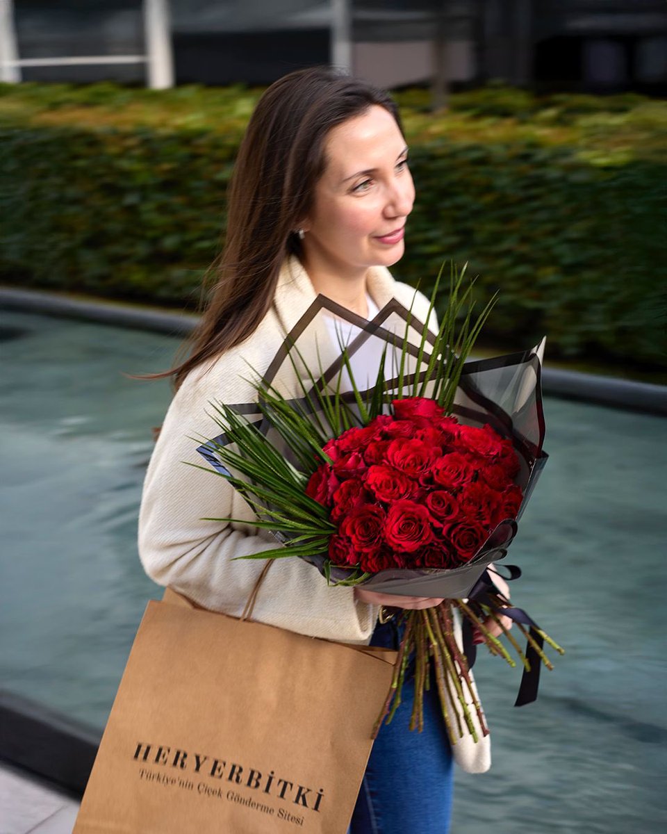 Aradığın Çiçekler, Hızlı Teslimat Fırsatıyla Heryerbitki'nin Sevgililer Günü Koleksiyonunda ♥️ heryerbitki.com #heryerbitki #sevgililergünü #çiçek #hediye