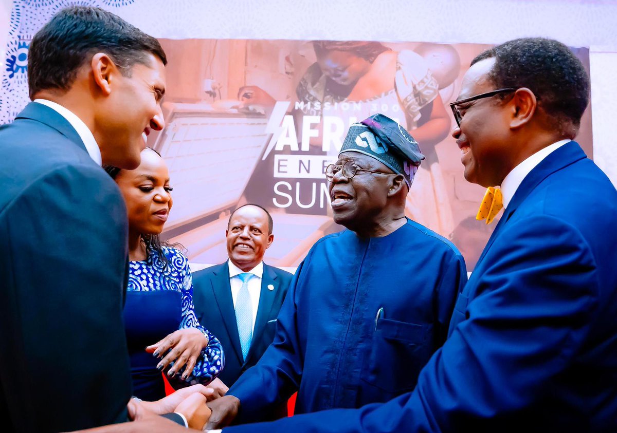 DamilolaSDG7's tweet image. At the Africa Energy Summit, countries unveiled national energy compacts to accelerate #energyaccess. 

On the sidelines of the Summit, #Nigeria's President @officialABAT, @RockefellerFdn President @rajshah, and I discussed plans to support Nigeria's national energy compact.