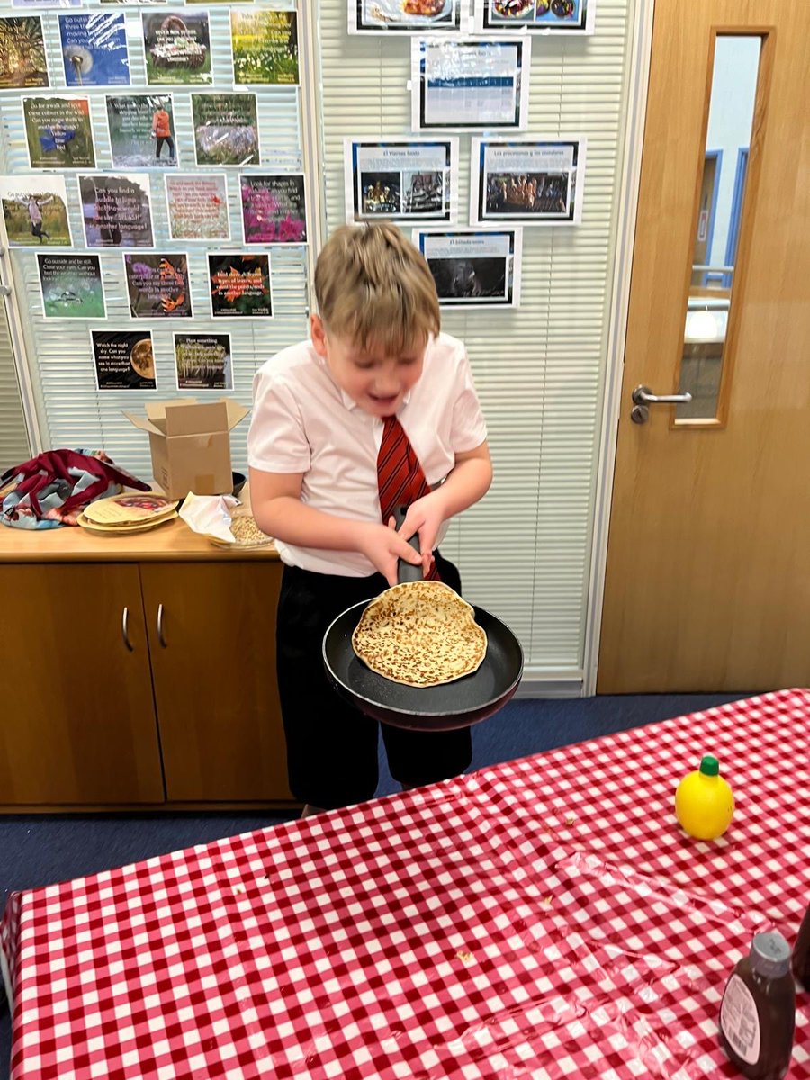 4W enjoyed learning about the French tradition of La Chandeleur and can all now toss a pancake!