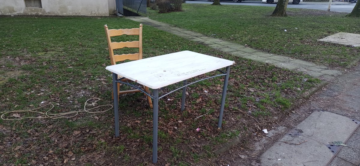 Neue Büroeinrichtung ist da. ;-)