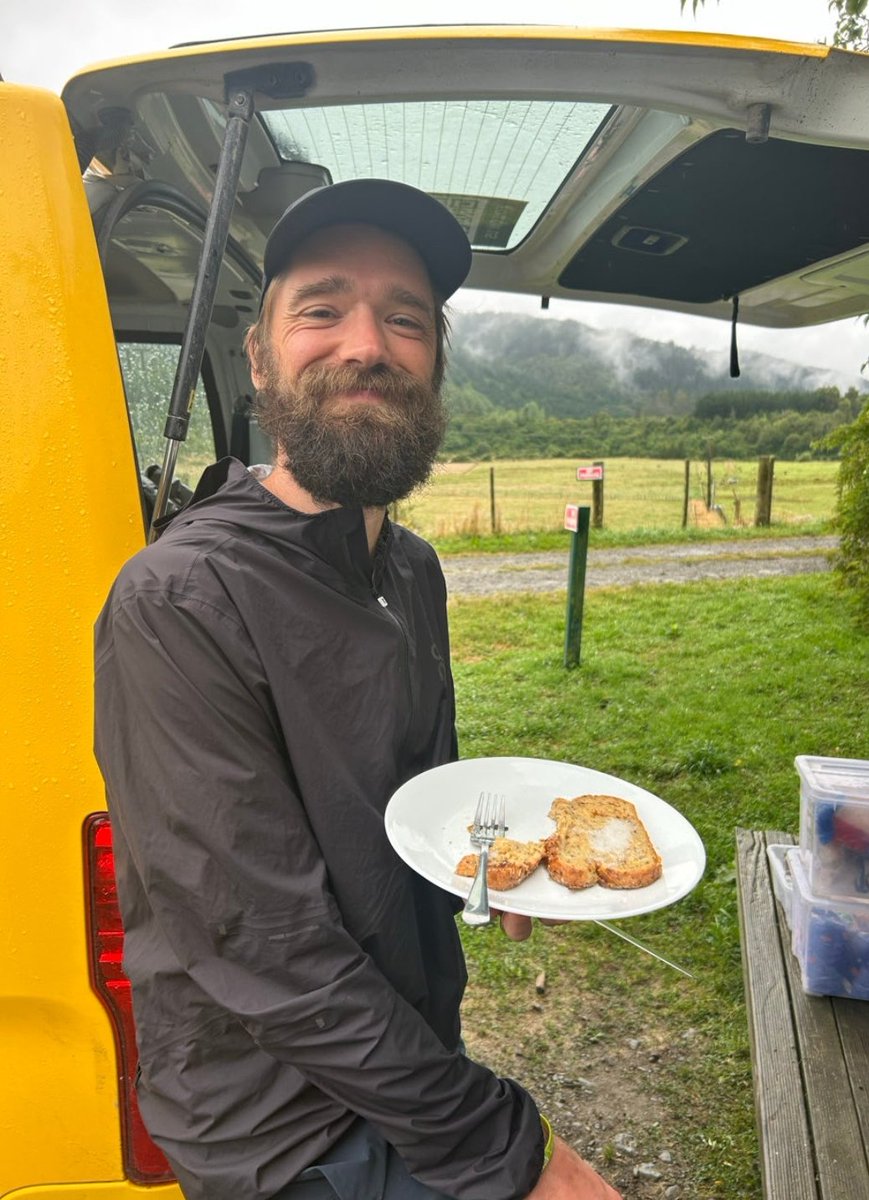 FrankDecorte's tweet image. Day 19 (104km) - 1865/3100km 
#KarelSabbe had to take a plane to go from north to south because it's was not possible to get the ferry in time. A huge effort of the crew to organise everything. Without a good crew no
#FKT on #TeAraroa