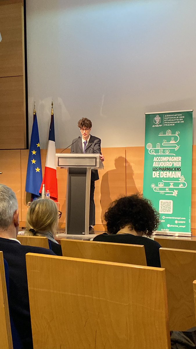 Studyrama (@studyrama) on Twitter photo #étudiants #pharmacie
Nous sommes au <a href="/Sante_Gouv/">Ministère de la Santé et de l'Accès aux soins</a> afin de découvrir les résultats du « Grand Entretien 3.0 », une grande enquête auprès des étudiants en pharmacie, présentés par Ilan Rakontodrainy et Valentin Masseron, respectivement Président et porte-parole de <a href="/Pharma_ANEPF/">ANEPF Pharmacie</a> #étudiants #pharmacie
Nous sommes au <a href="/Sante_Gouv/">Ministère de la Santé et de l'Accès aux soins</a> afin de découvrir les résultats du « Grand Entretien 3.0 », une grande enquête auprès des étudiants en pharmacie, présentés par Ilan Rakontodrainy et Valentin Masseron, respectivement Président et porte-parole de <a href="/Pharma_ANEPF/">ANEPF Pharmacie</a>