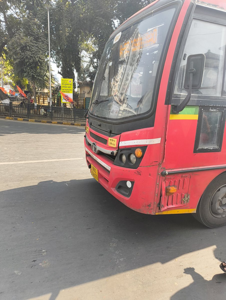 RaneAtharva's tweet photo. MH03EG0173 Bus driver was arrogant and did not open the door saying the door would open only at the stop and was also abusive @chaloapp @mybmc https://t.co/J3DN5i8DUl
