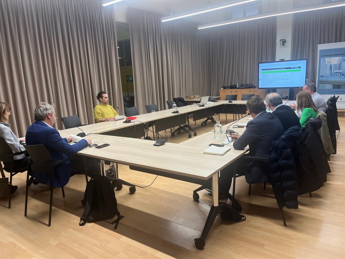 Promo_Economica's tweet image. 📣El G10 tècnic defineix els reptes clau per al futur dels Polígons d’Activitat Econòmica (PAE)

👉La comissió de polígons del G10 tècnic ha consensuat la visió estratègica i ha identificat tres reptes prioritaris

🔗Llegeix la notícia: promocioeconomica.cat/el-g10-tecnic-…